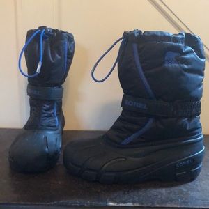 Sorel big boy boots size 6